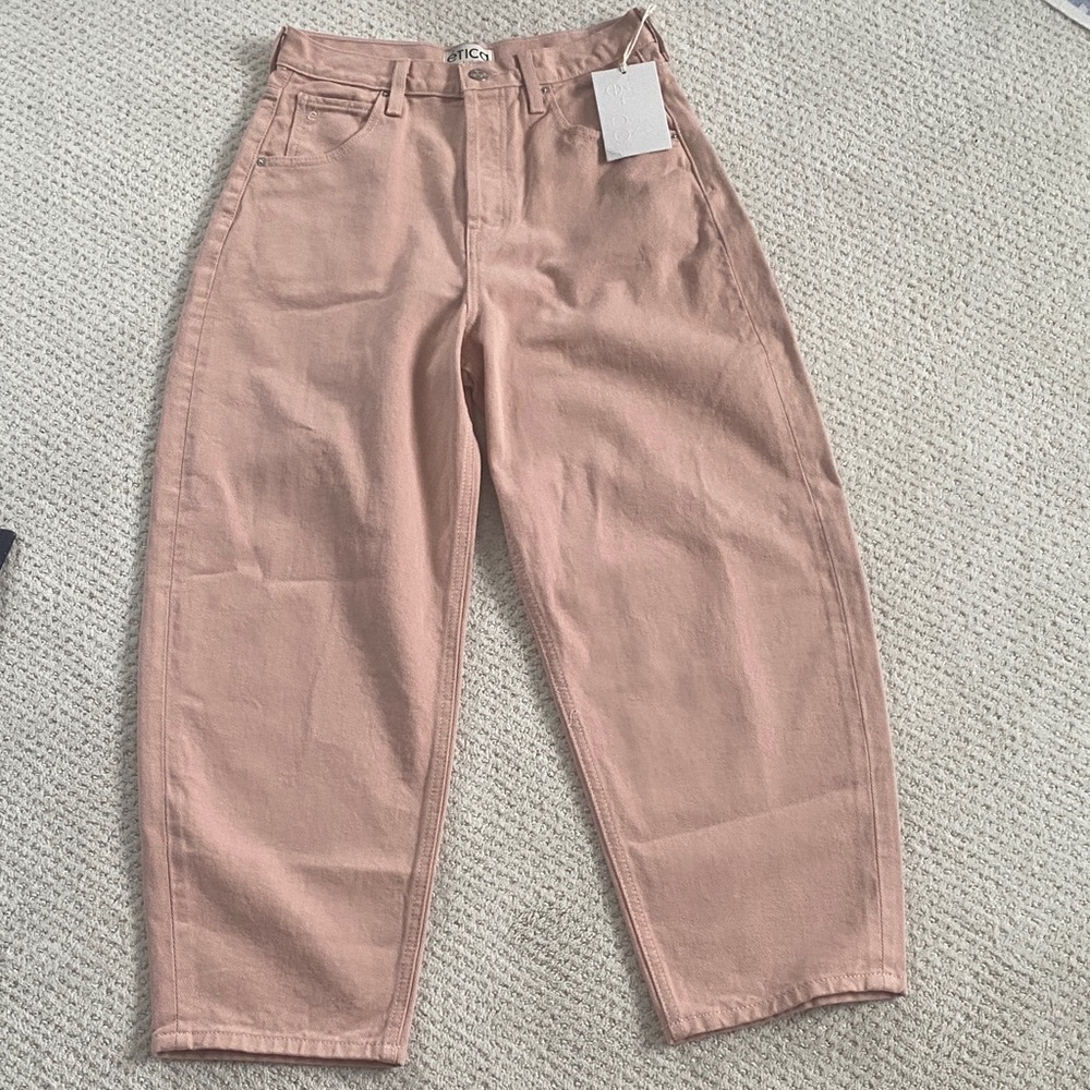 NWT Etica Cassel Ultra high BarrelJeans, size 27